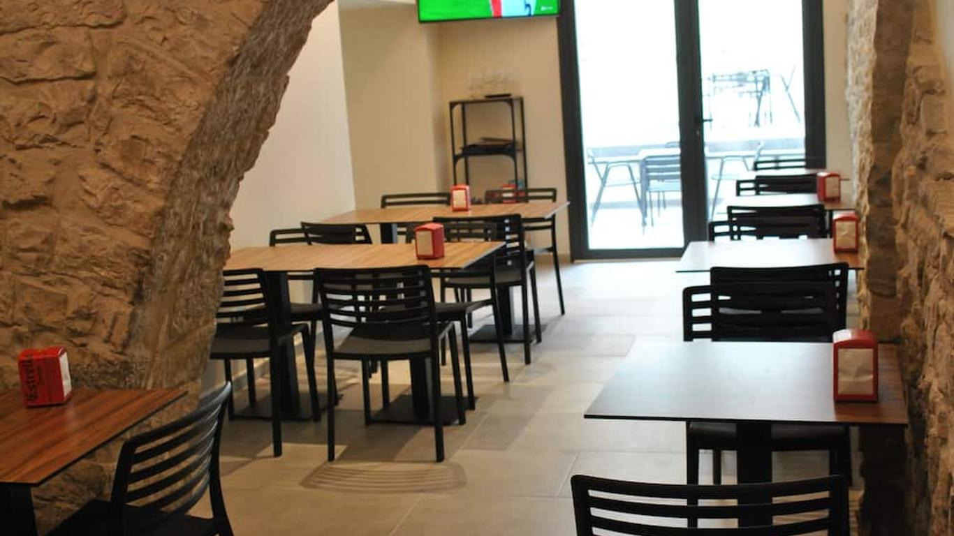 Hostal Universitat