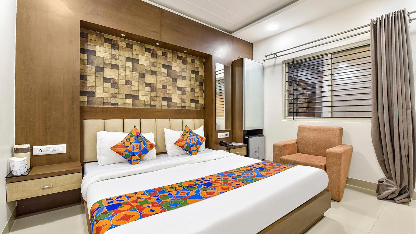Fabhotel King Palace