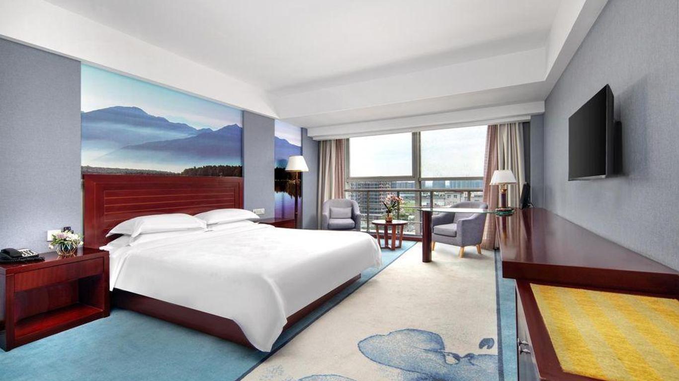 Hangzhou Kairui Hotel (Guofang Longhu Tianjie Jiubao Metro Station)