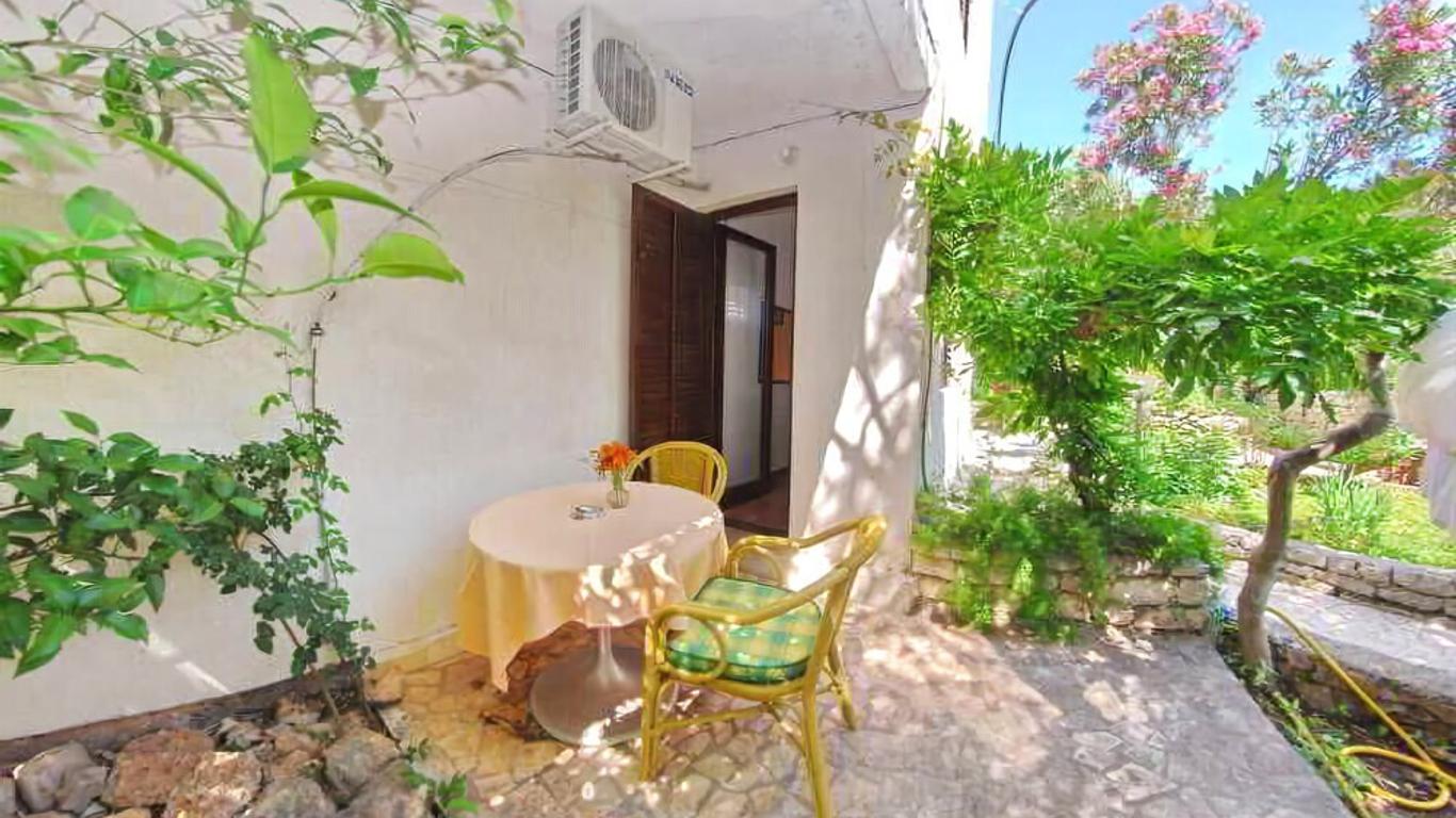 Guest House Elena