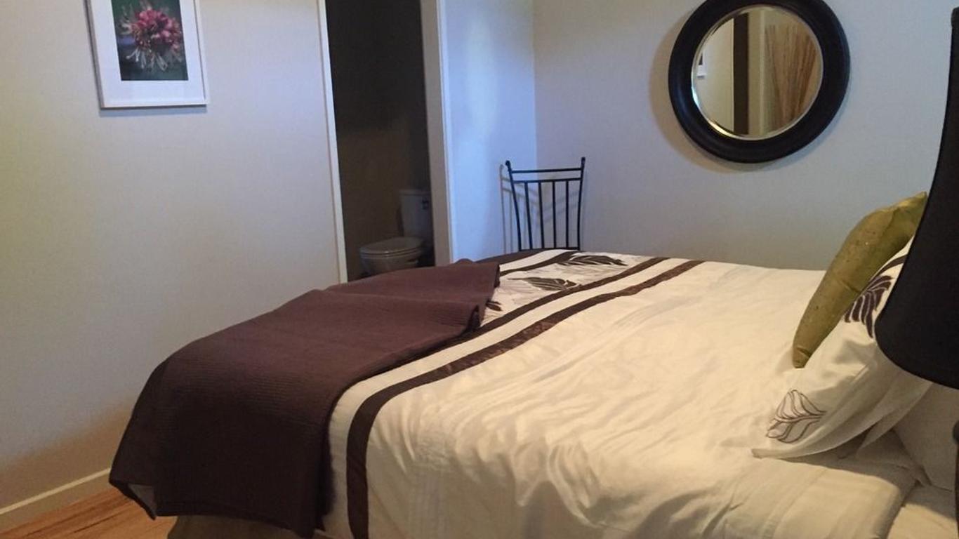 Carlyle House B&B