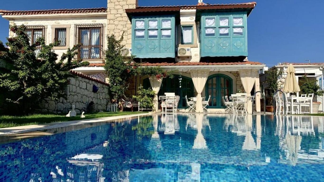 Windmill Alacati Boutique Hotel