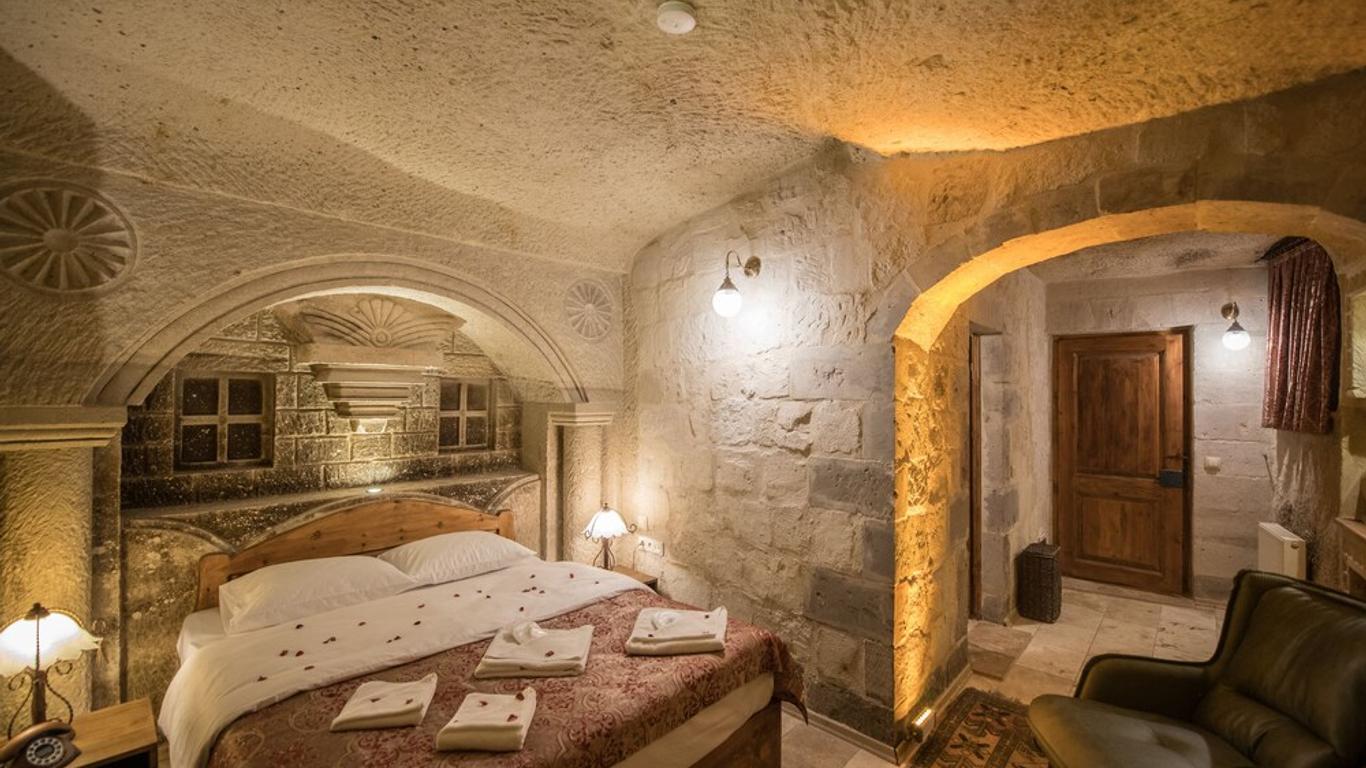 Charming Cave Hotel
