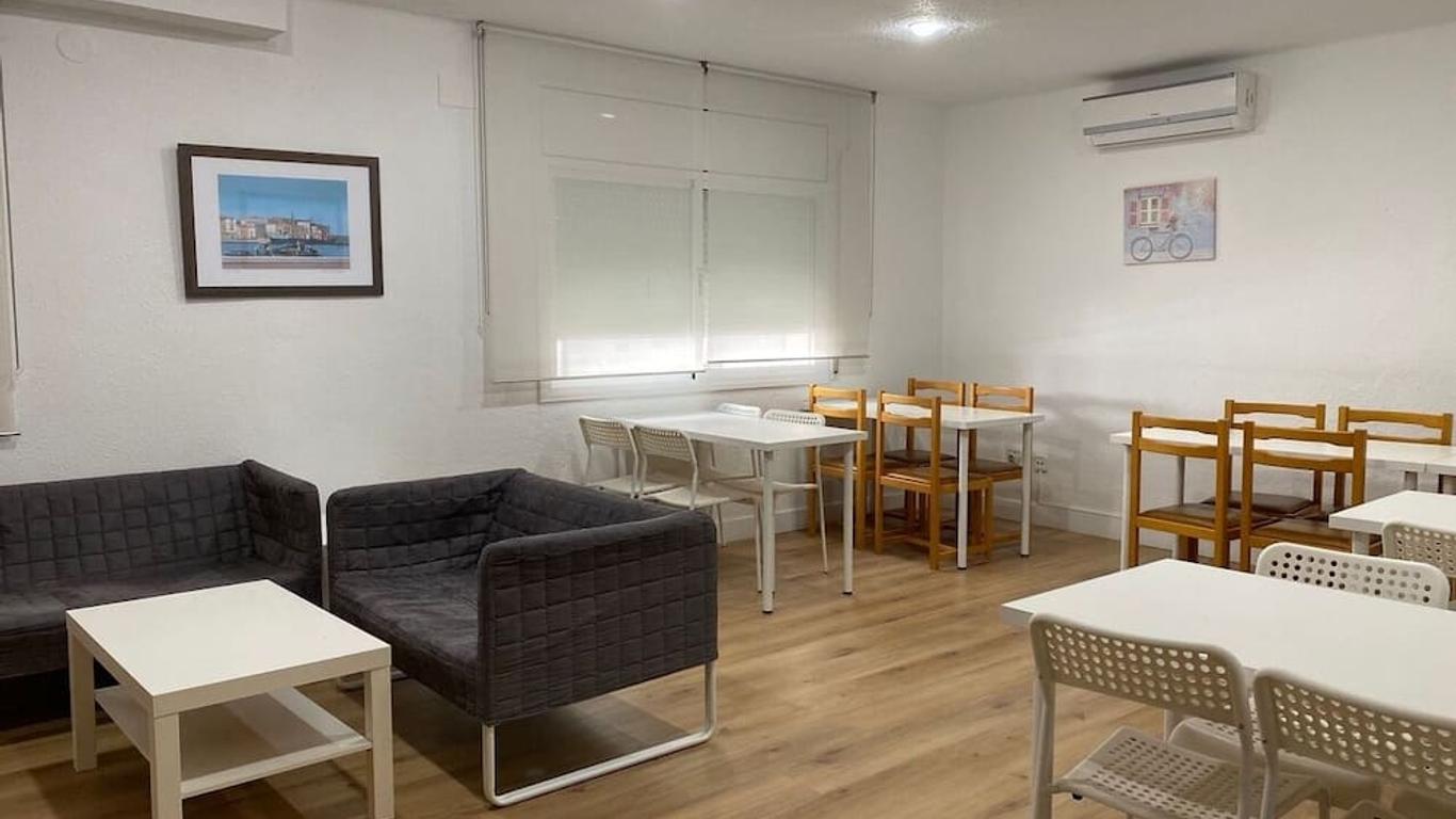 Hostal Tahiti