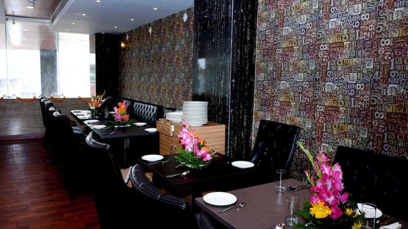 Hotel Grand Sr
