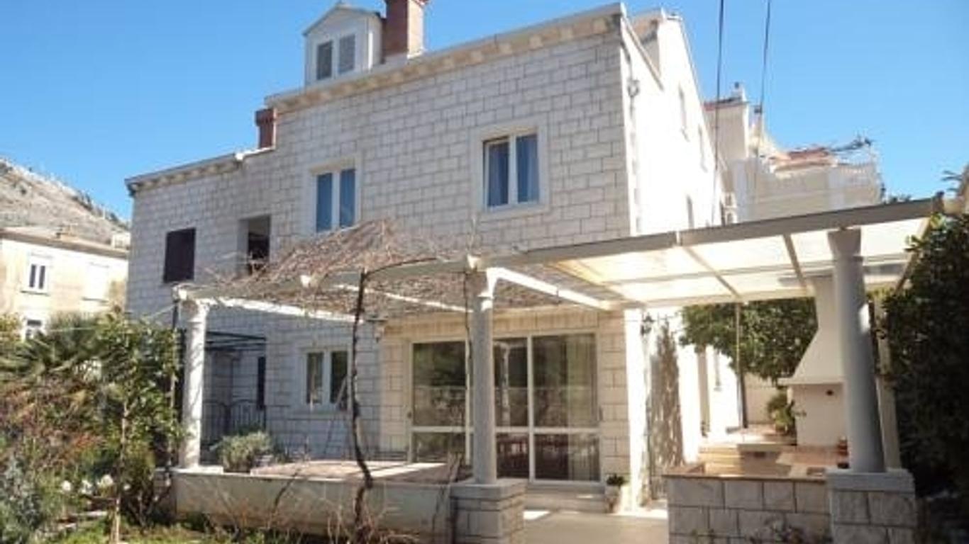Villa Elly