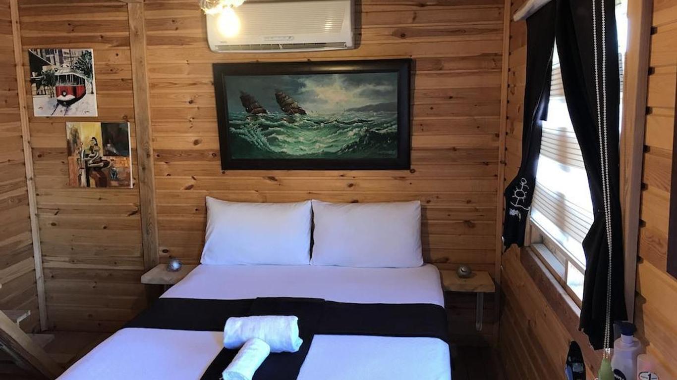 Ayanya Beach & Bistro Bungalows