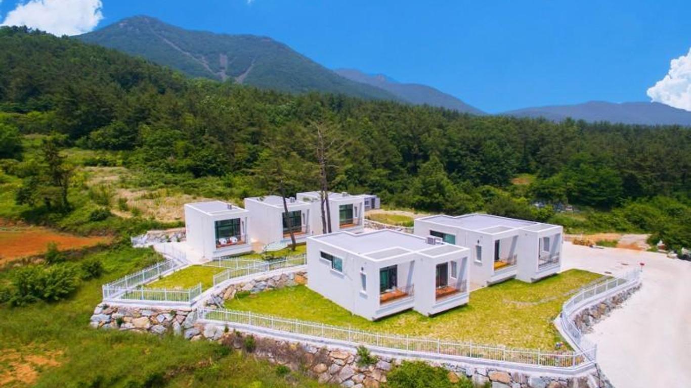 Namhae Sea and Pines Pension
