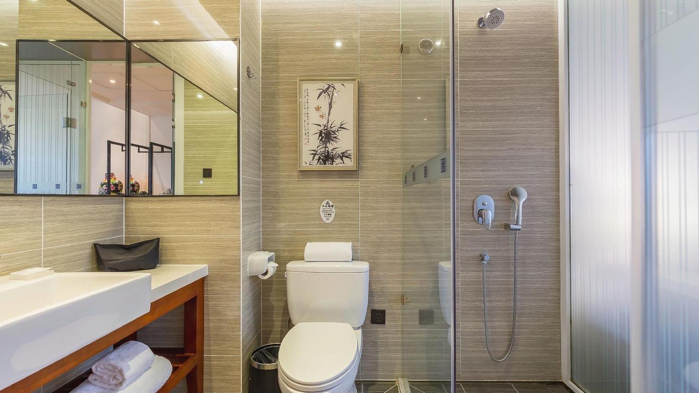 The Bamboo Hotel Hong Qiao Airport