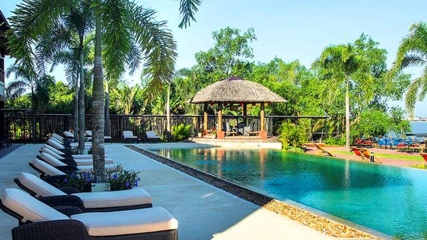 The Island Lodge