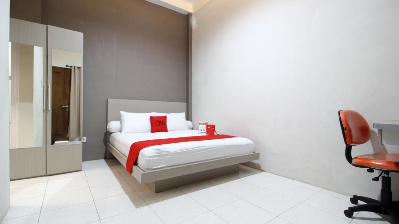 RedDoorz Plus Near Upn Jogjakarta 2
