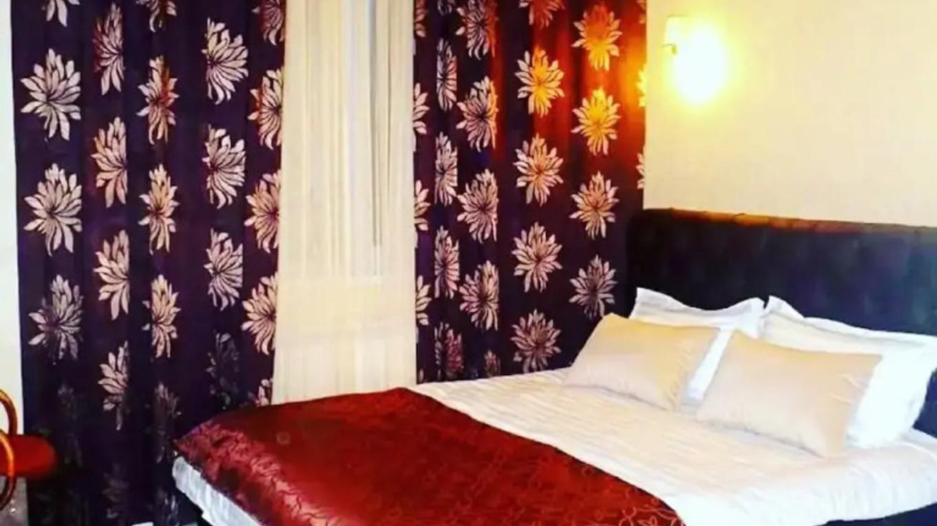 Frunze Hotel