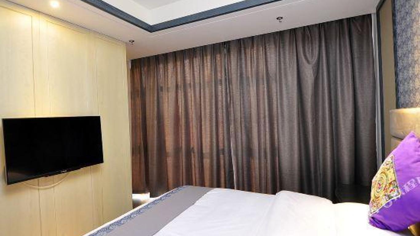 Luoping Rongting Holiday Hotel