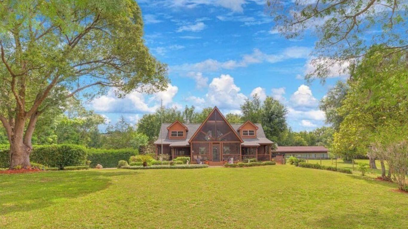 Cabin On The Lake