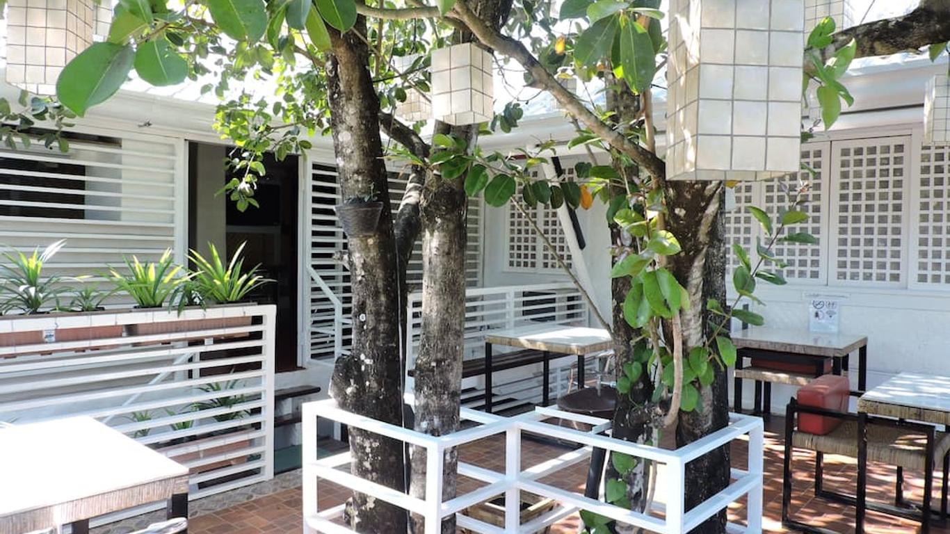 Orange Mangrove Pension House