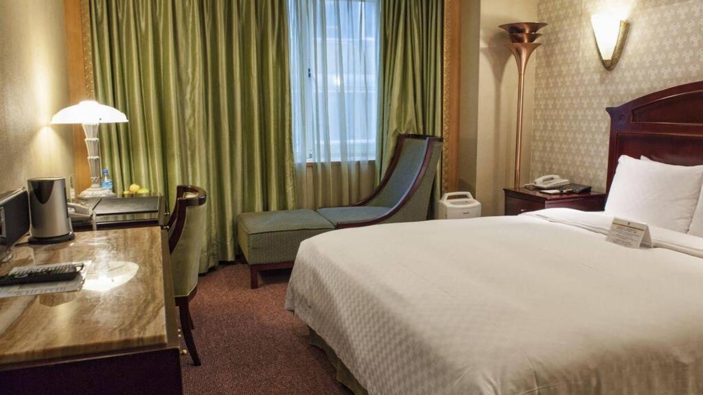 Royal Palace Hotel