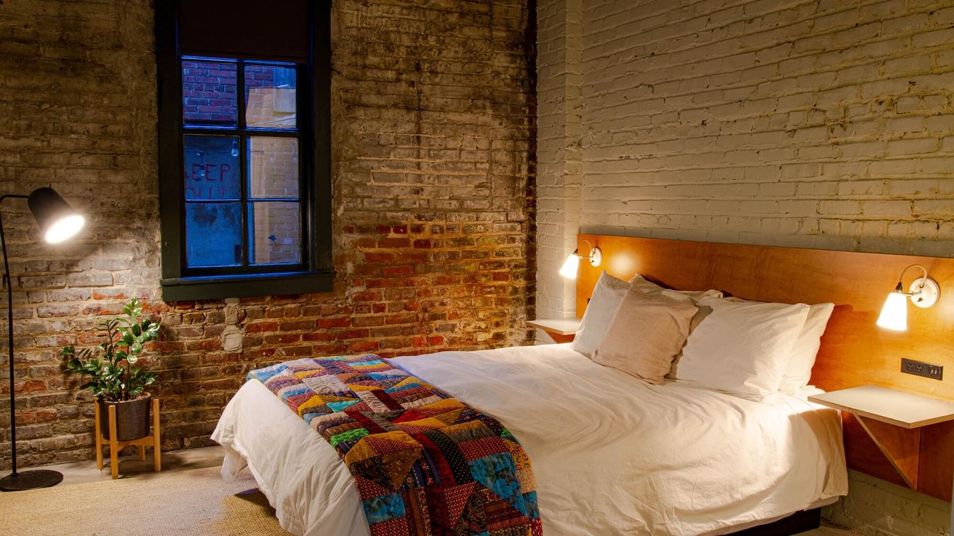 Travelers Hotel