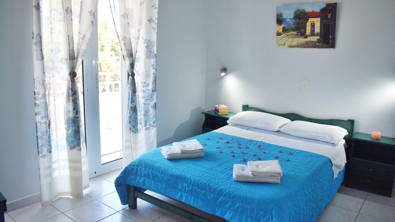 Kuris Studios & Apartments