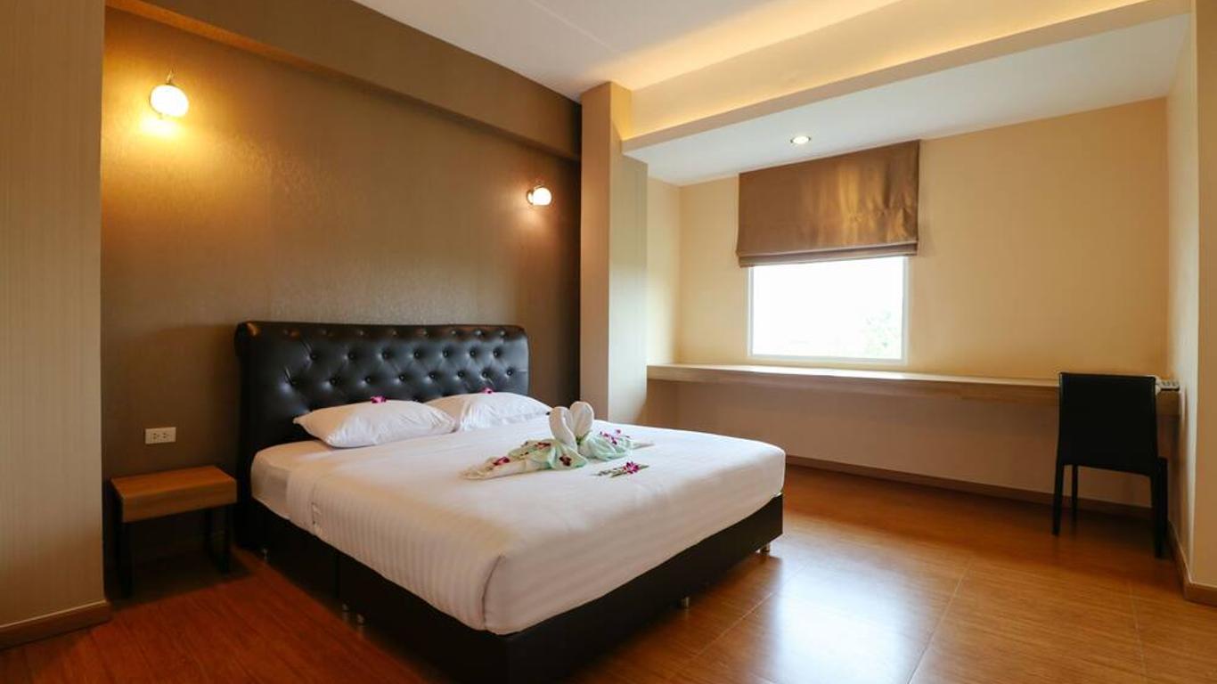 Triple Trees Hotel