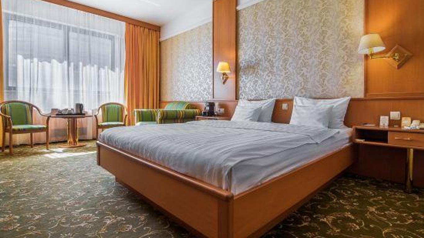 Atrium Palace Hotel