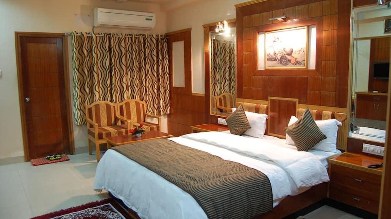Hotel Kalinga Palace