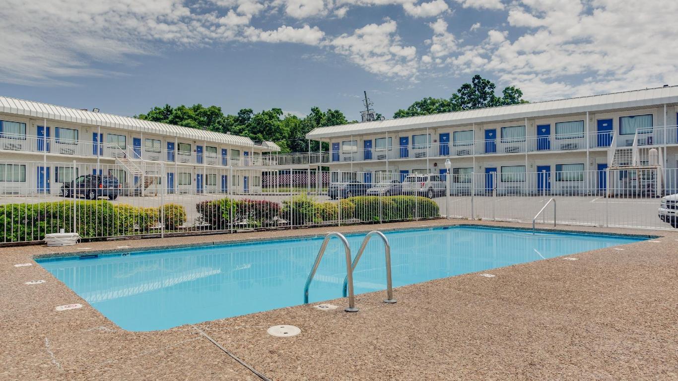 Motel 6 Fayetteville, AR