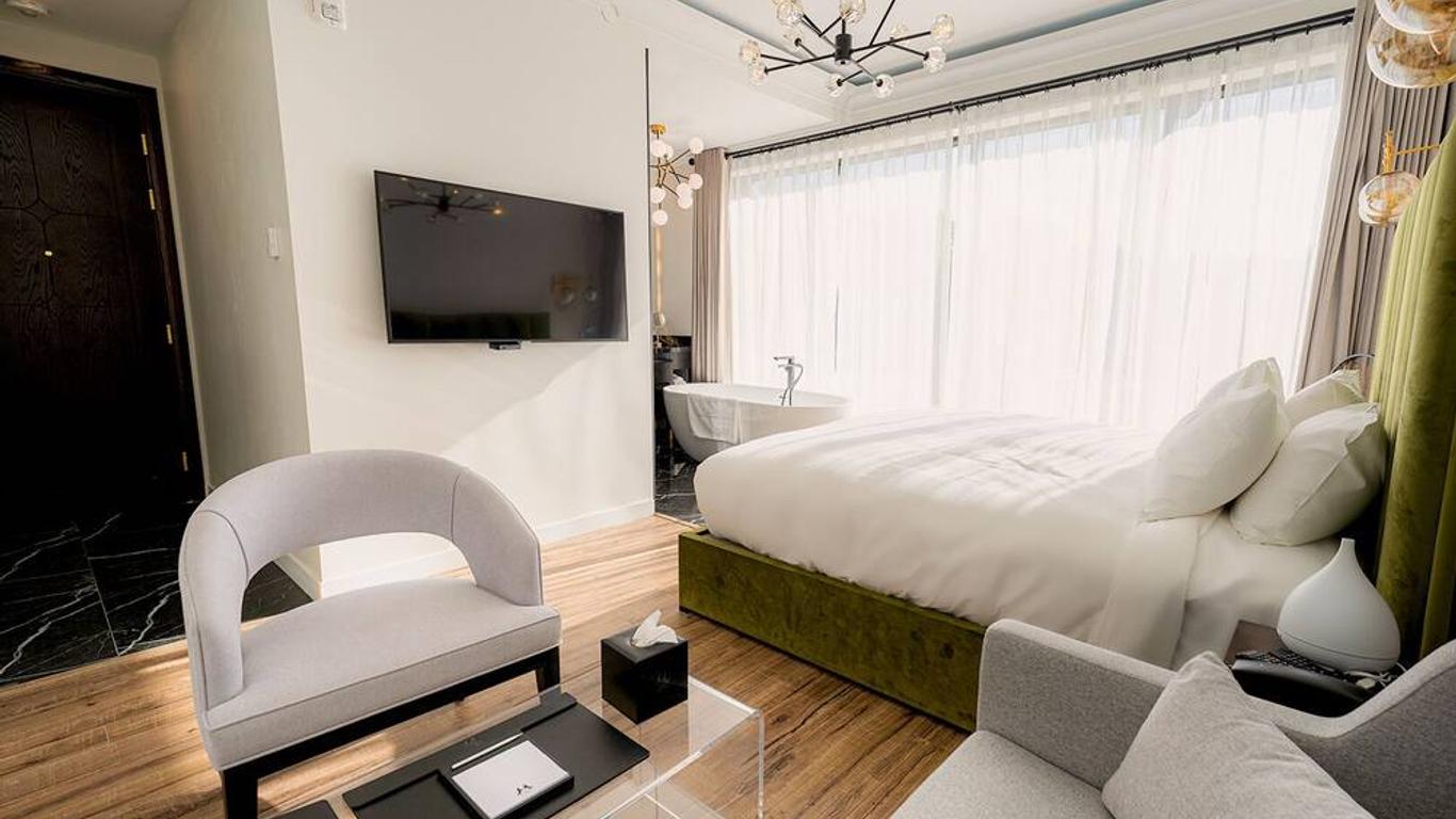 Mount Alverno Luxury Resorts