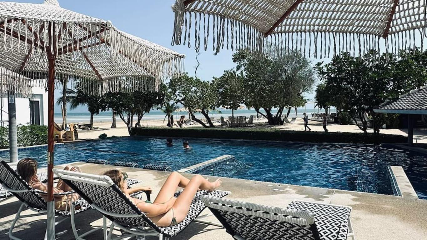 Sabaii Bay Resort
