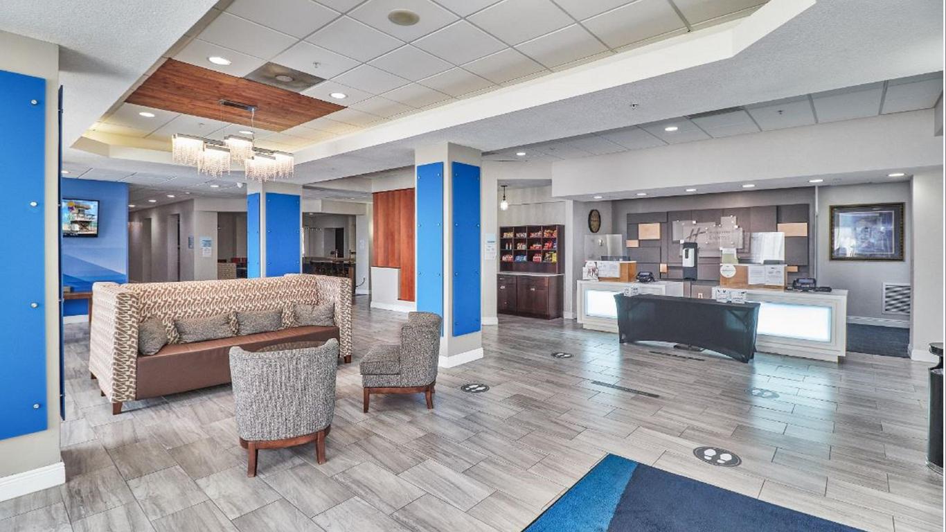 Holiday Inn Express & Suites Clearwater/Us 19 N