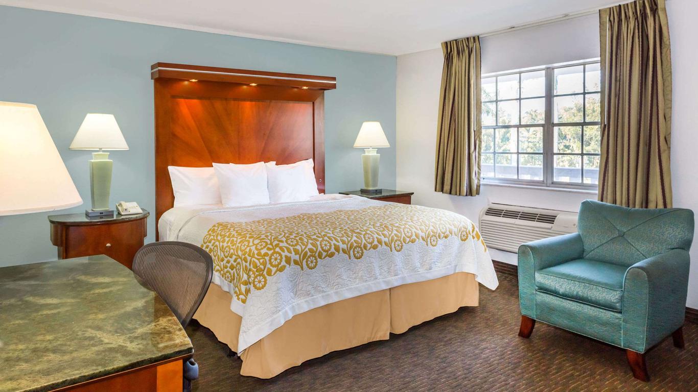 Days Inn by Wyndham Miami Airport North