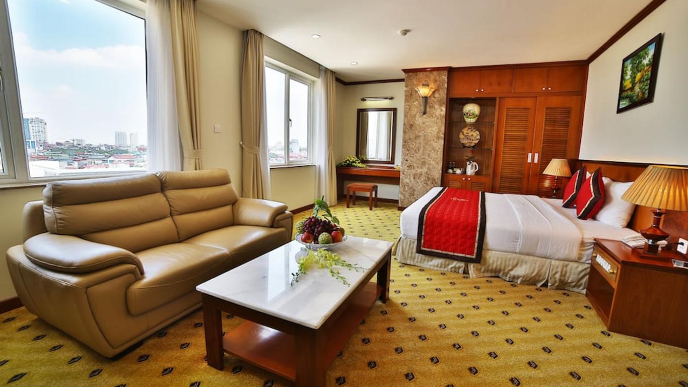 Sunny Hotel 1