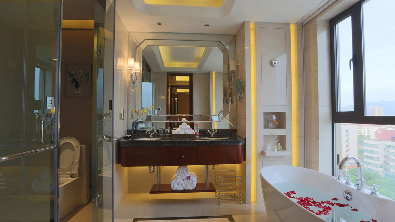 S&N International Hotel