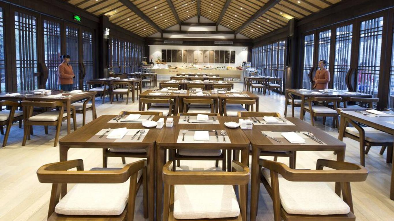Ven Courtyard Hotel
