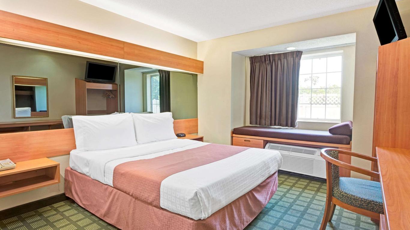 Microtel Inn & Suites by Wyndham Cordova/Memphis/By Wolfchas