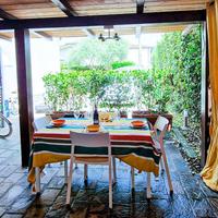 Charming cottage with a large covered- Tuscany - versilia