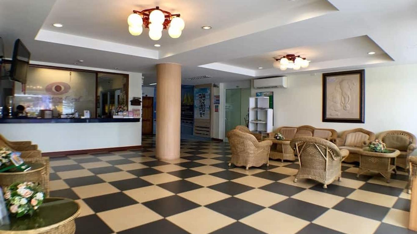 Trat Center Hotel