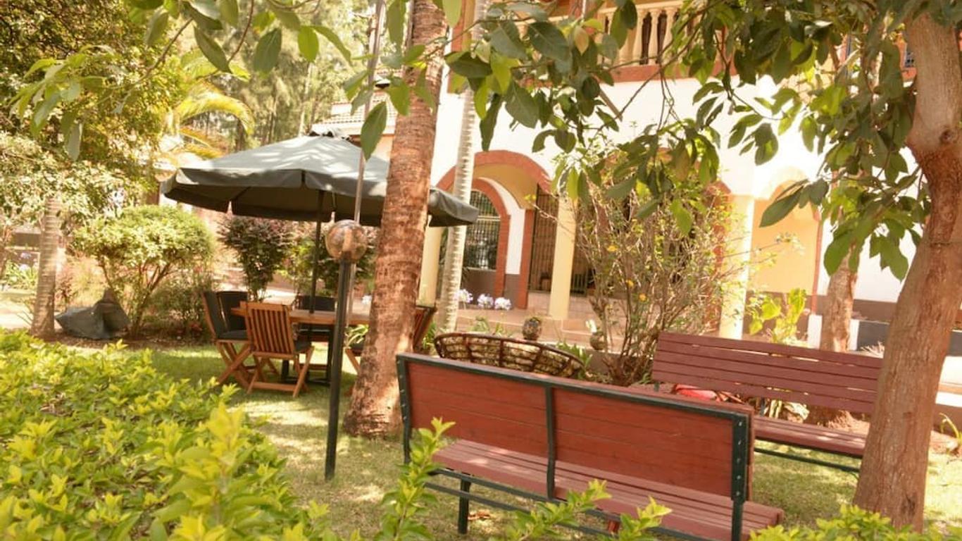 Karen Bomas Inn