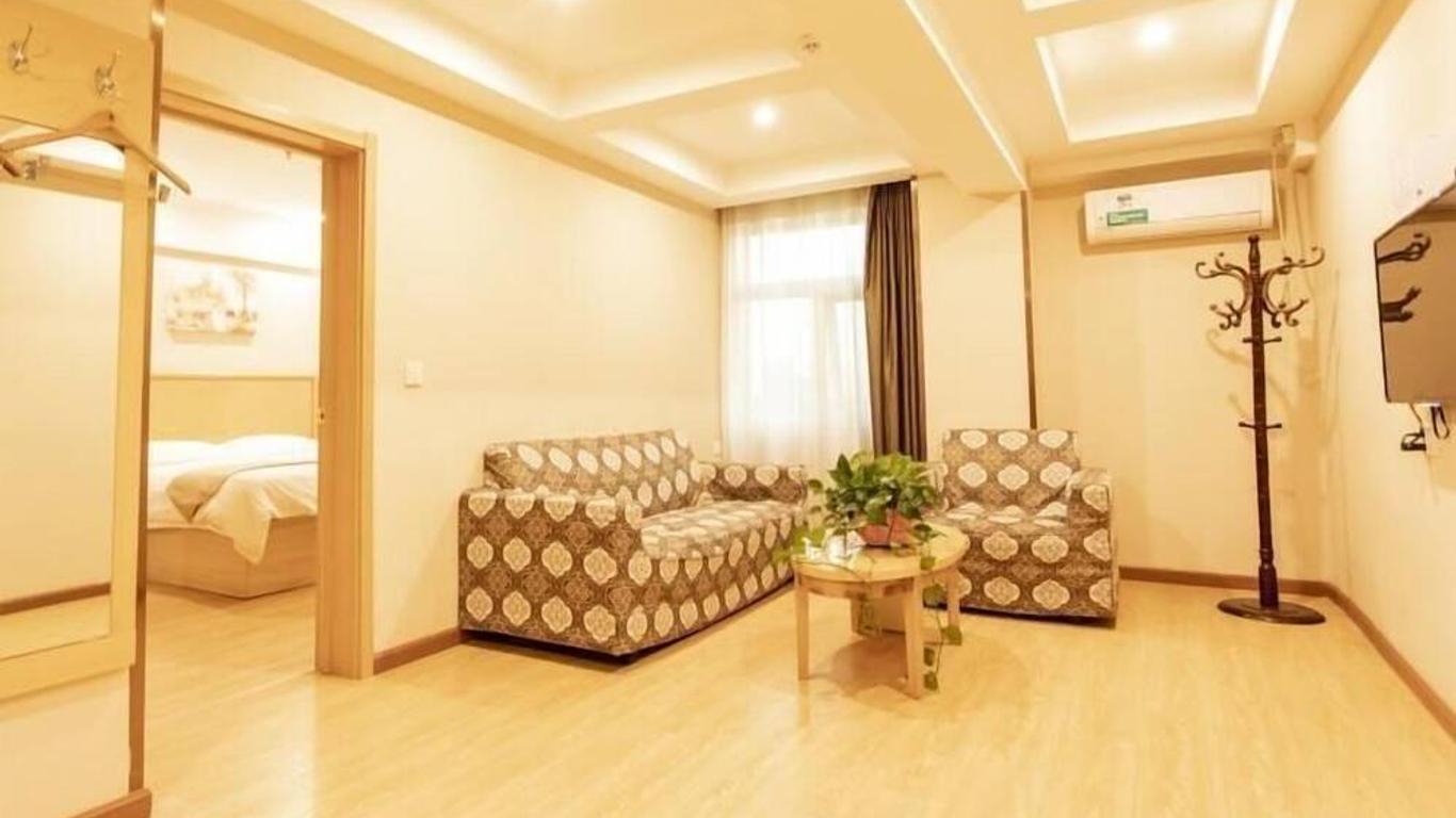 Greentree Inn Zhumadian Xincai County Yueliang Bay Hotel.