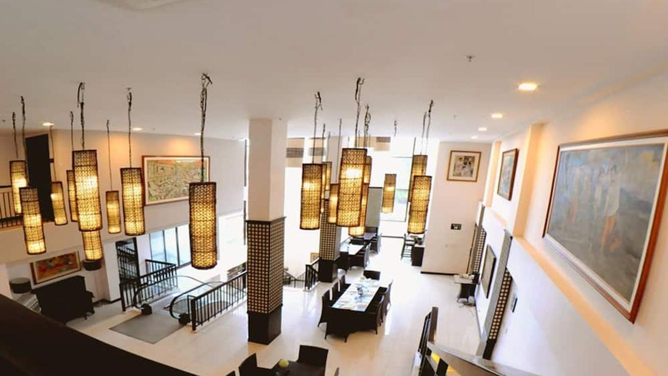 The Bauan Plaza Hotel