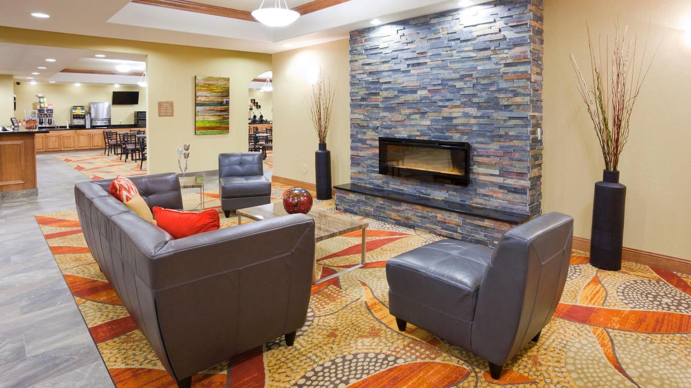 Grand Forks Lodge and Suites
