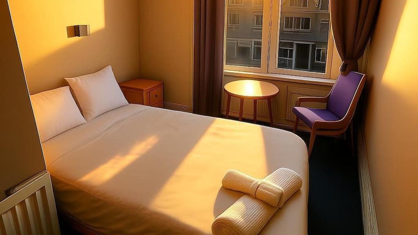 St Elmo Hotel