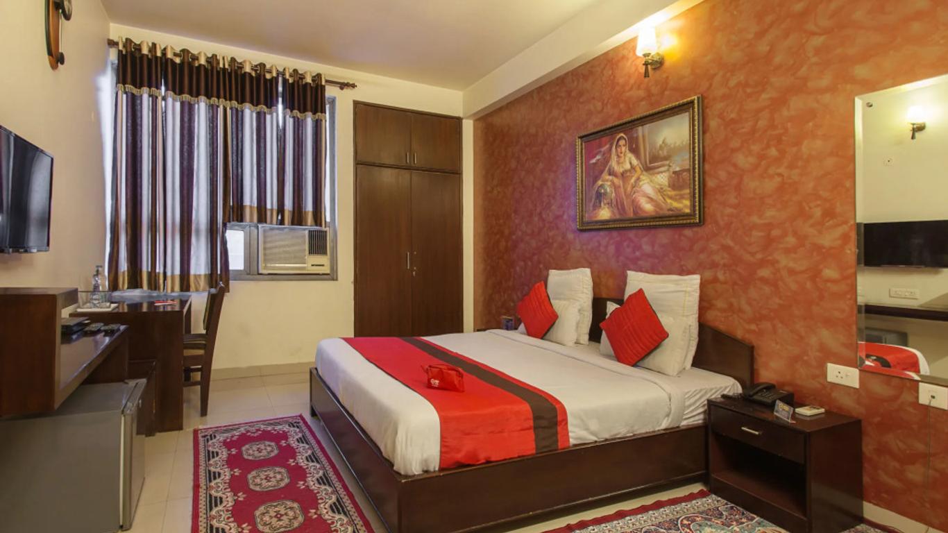 OYO 726 Hotel Safari