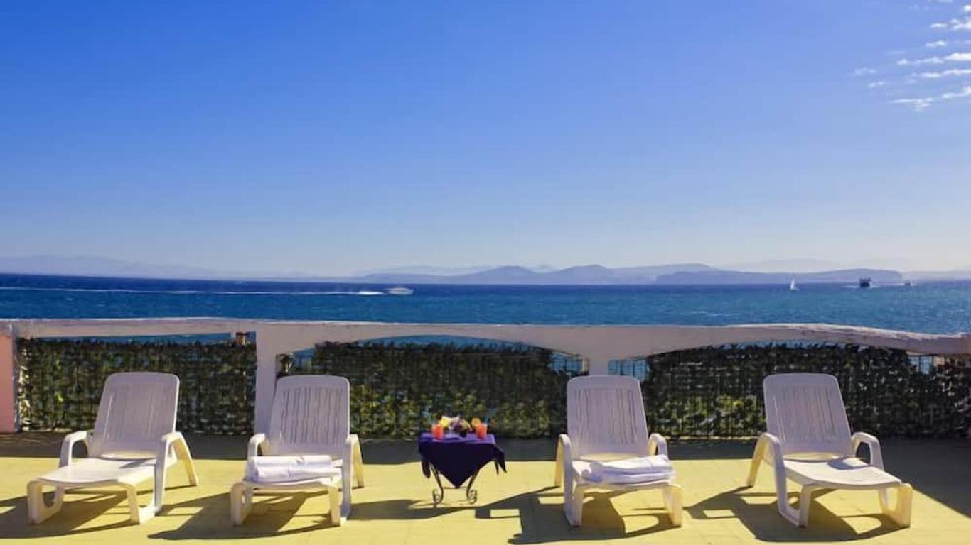Hotel Antares on the Beach