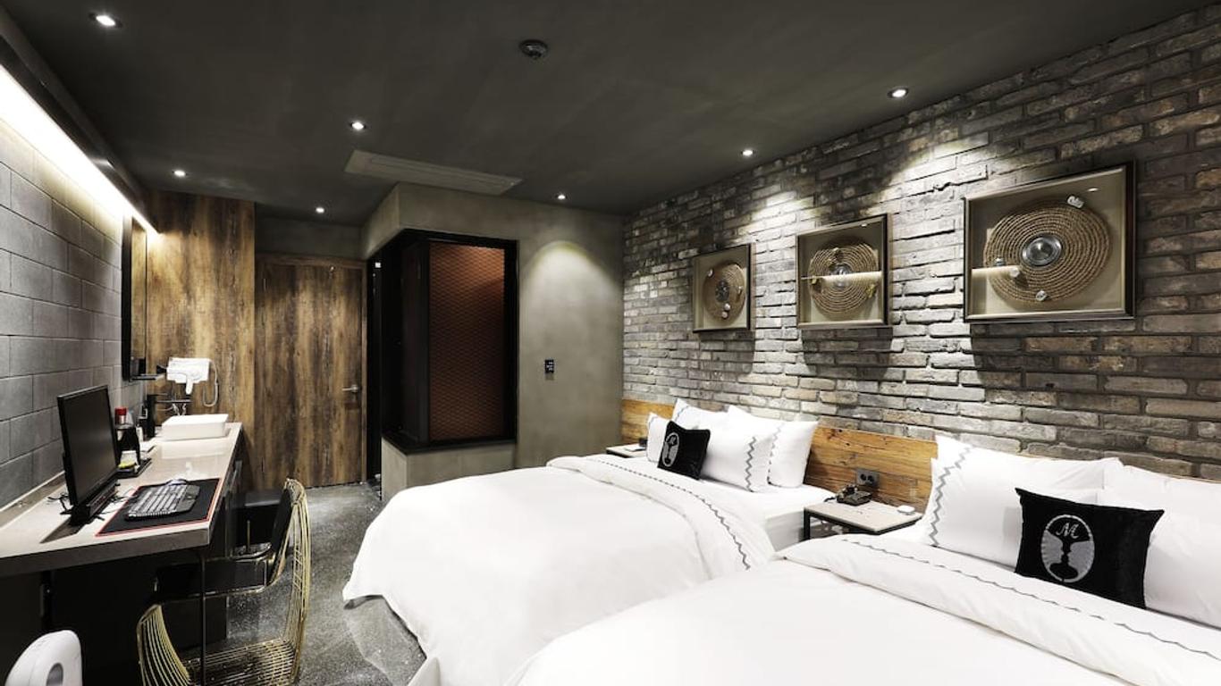 Mari Hotel