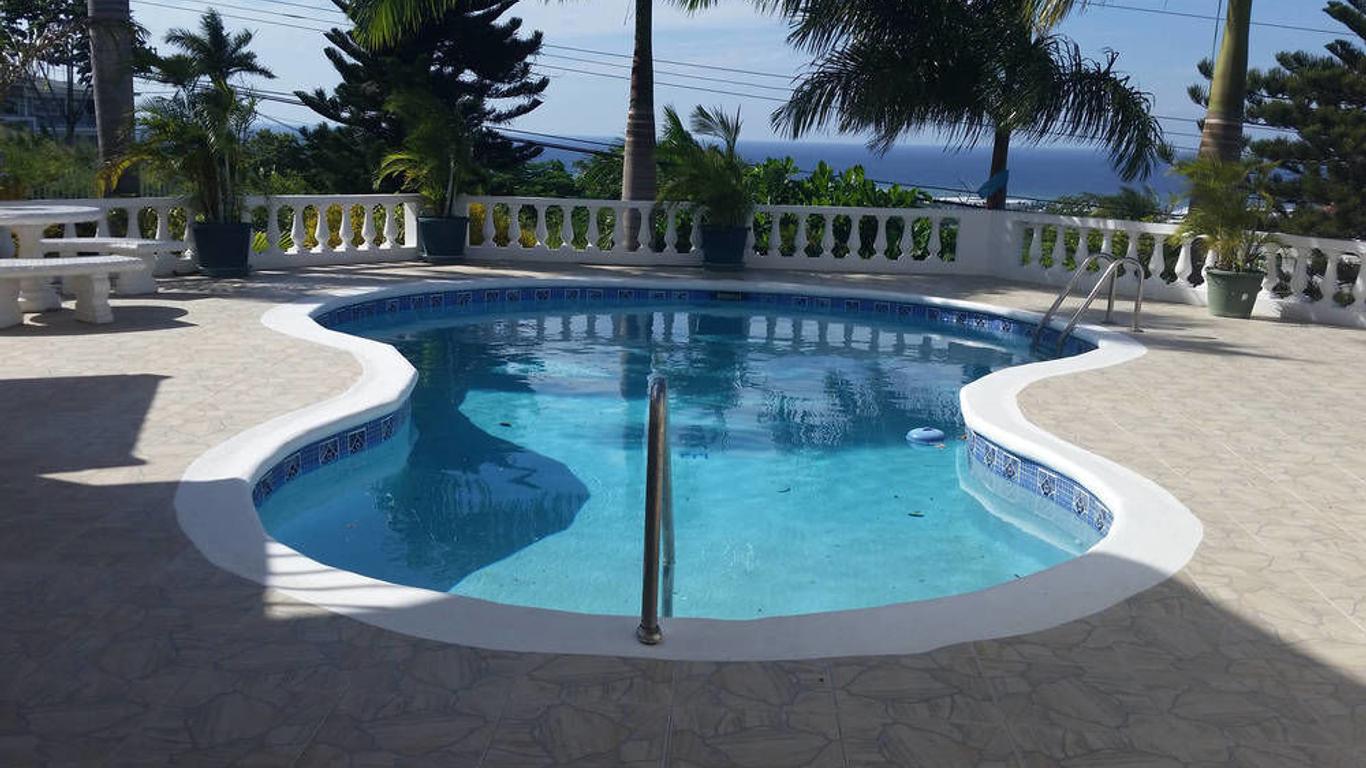 Chateau De La Rose Bed & Breakfast