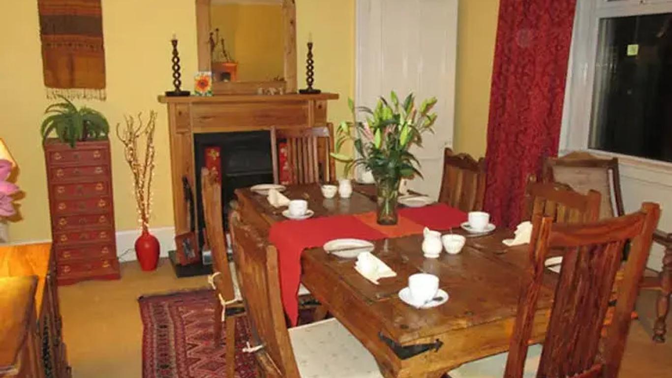Strome Lodge