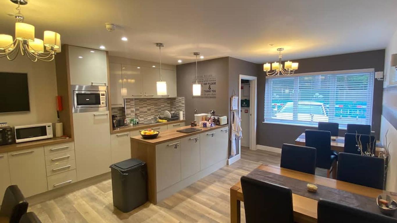 Deepcut Lodge Bed & Breakfast Self Service