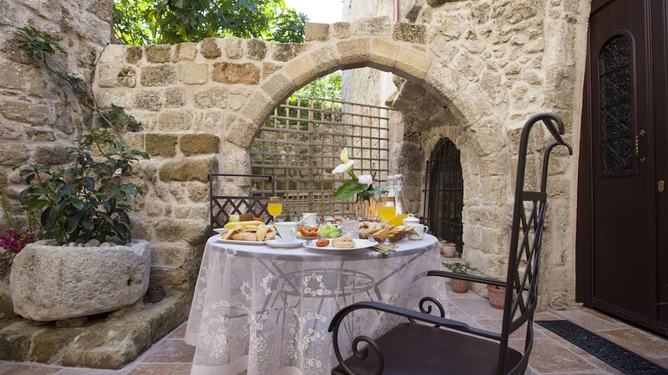 Porolithos Boutique Hotel