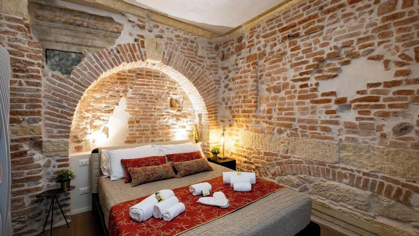 Verona Romana Apartments