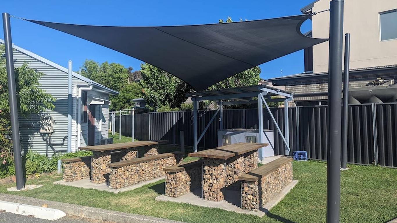 Canberra Ave Villas